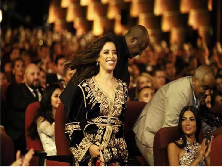 شاهد.. موقف محرج للفنانة المغربية نسرين راضي في مهرجان الجونة شاهد.. موقف محرج للفنانة المغربية نسرين راضي في مهرجان الجونة