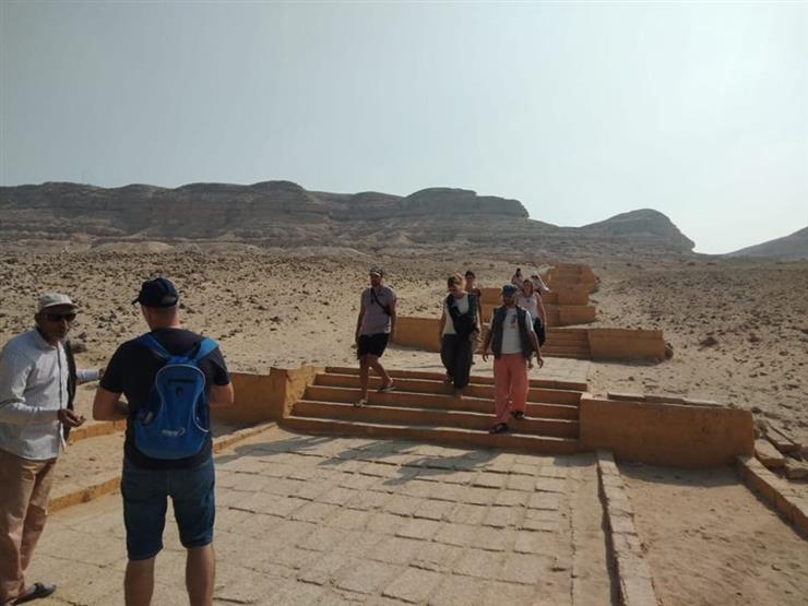 وفد سياحي إسباني يزور "آثار المنيا" وفد سياحي إسباني يزور "آثار المنيا"
