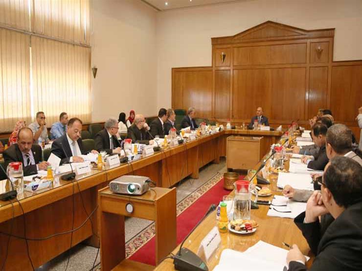 وزير الري يترأس اجتماع اللجنة العليا لتراخيص الشواطئ وزير الري يترأس اجتماع اللجنة العليا لتراخيص الشواطئ