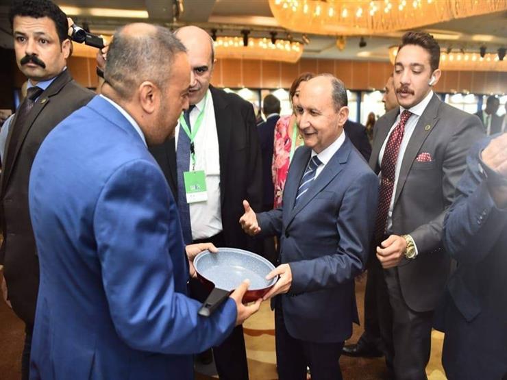وزير التجارة يفتتح معرض الأجهزة المنزلية والكهربائية بمشاركة عربية وأفريقية وزير التجارة يفتتح معرض الأجهزة المنزلية والكهربائية بمشاركة عربية وأفريقية