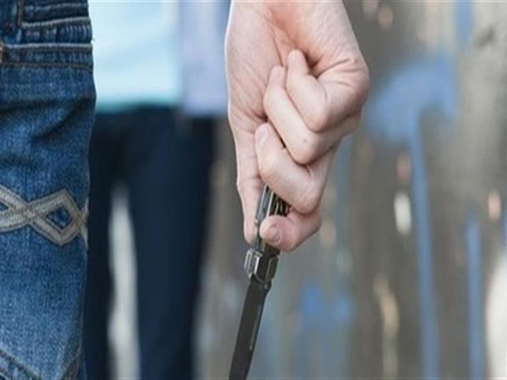 طالب يمزق جسد زميله بمطواة في البحيرة طالب يمزق جسد زميله بمطواة في البحيرة
