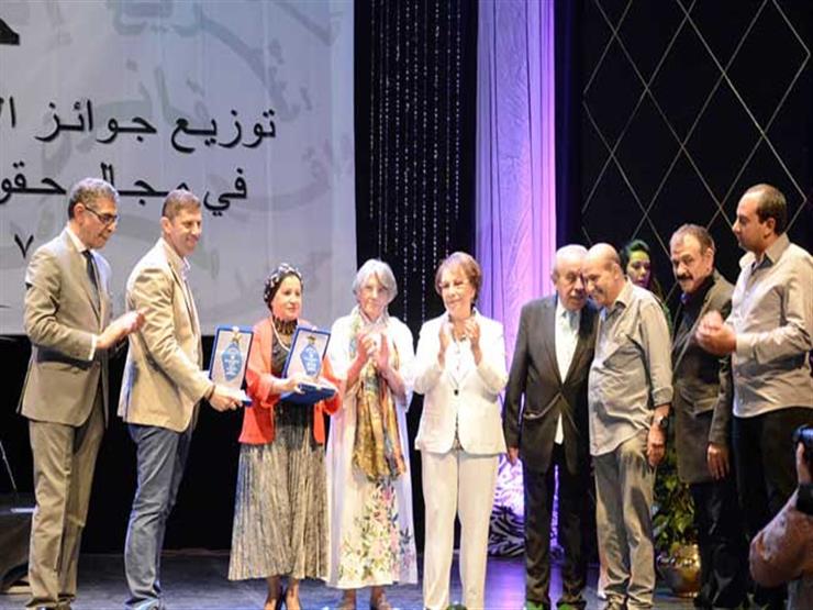 مسلسل "نور في قرية الطيبين" يحصد جائزة التميز من المجلس القومي لحقوق الإنسان مسلسل "نور في قرية الطيبين" يحصد جائزة التميز من المجلس القومي لحقوق الإنسان