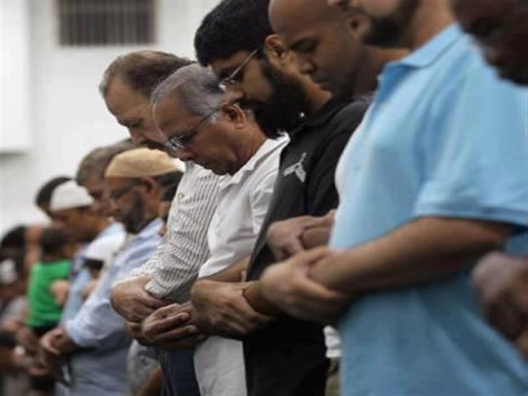 أسهو خلف الإمام فى الصلاة فهل أقوم بسجدتي سهو؟.. تعرف على رد "البحوث الإسلامية" أسهو خلف الإمام فى الصلاة فهل أقوم بسجدتي سهو؟.. تعرف على رد "البحوث الإسلامية"
