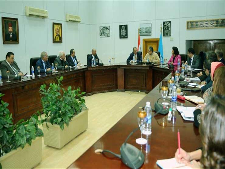 وزيرا السياحة والاتصالات يبحثان تحسين خدمات الإنترنت بالفنادق والمنتجعات وزيرا السياحة والاتصالات يبحثان تحسين خدمات الإنترنت بالفنادق والمنتجعات