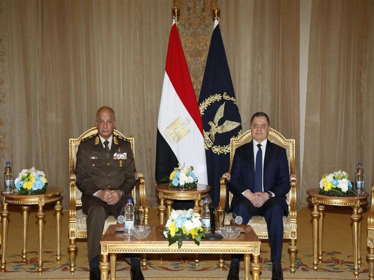 وزير الداخلية يستقبل وزير الدفاع ورئيس الأركان للتهنئة بعيد الشرطة وزير الداخلية يستقبل وزير الدفاع ورئيس الأركان للتهنئة بعيد الشرطة