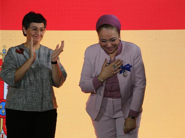 رئيسة "القومي للمرأة" تهنئ نهاد أبو القمصان لحصولها على وسام الاستحقاق المدني من إسبانيا رئيسة "القومي للمرأة" تهنئ نهاد أبو القمصان لحصولها على وسام الاستحقاق المدني من إسبانيا