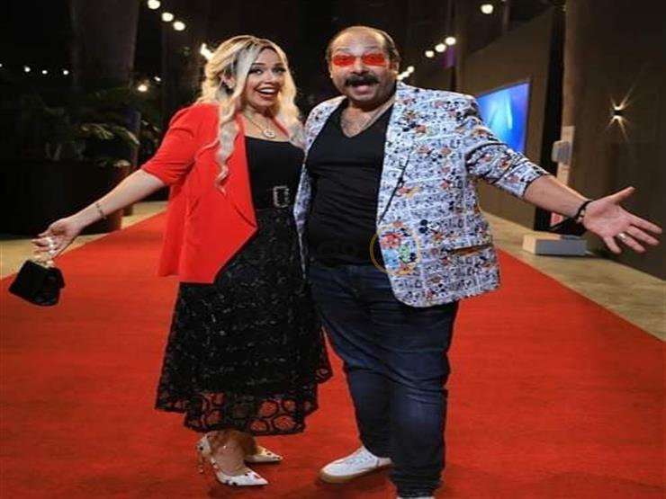 صورة.. محمد ثروت يسخر من إطلالته وزوجته في الجونة السينمائي صورة.. محمد ثروت يسخر من إطلالته وزوجته في الجونة السينمائي