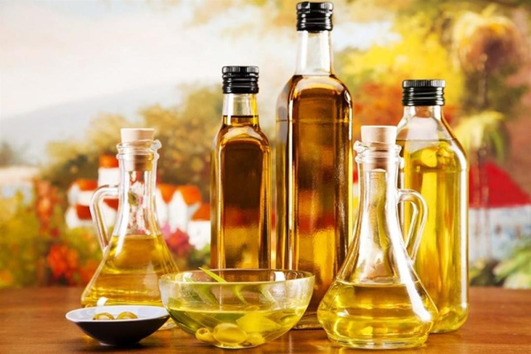 هل تستخدمينها في الطهي؟.. 4 زيوت نباتية غير صحية (صور) هل تستخدمينها في الطهي؟.. 4 زيوت نباتية غير صحية (صور)