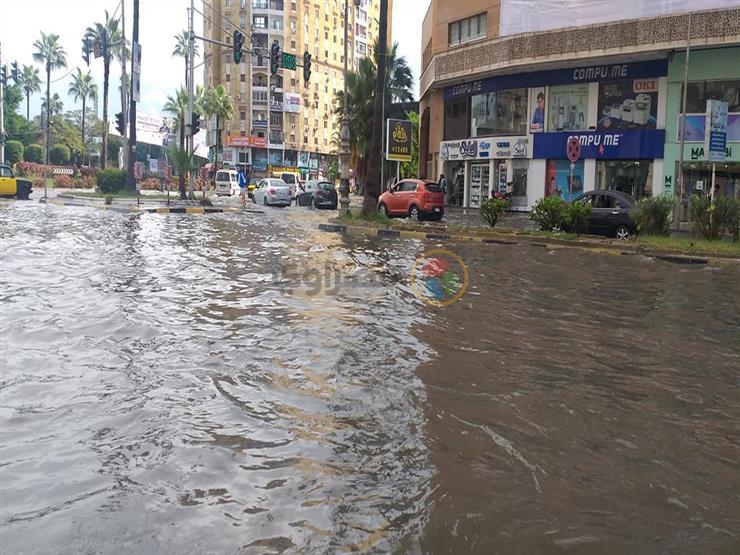 نصائح مهمة يجب اتباعها لإنقاذ السيارة الغارقة في مياه الأمطار نصائح مهمة يجب اتباعها لإنقاذ السيارة الغارقة في مياه الأمطار