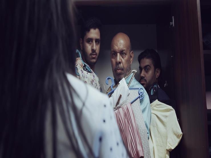 فيلم "فوق الركبة".. هل المشكلة في ملابس الفتاة أم في عقل المجتمع؟ فيلم "فوق الركبة".. هل المشكلة في ملابس الفتاة أم في عقل المجتمع؟