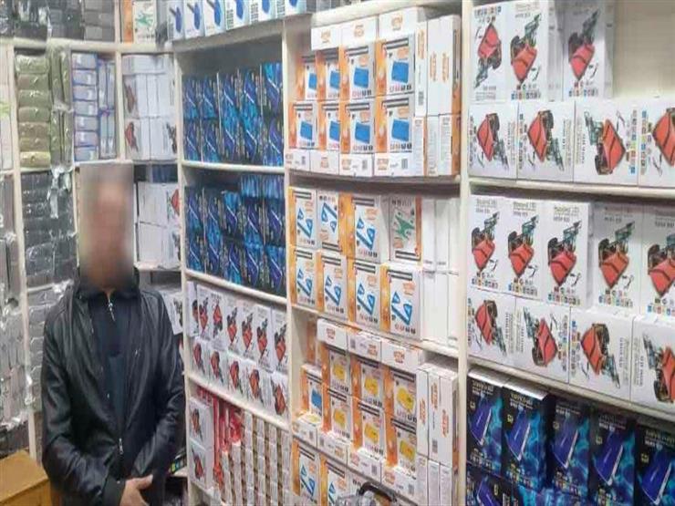 ضبط 750 "ريسيفر" لفك الشفرات داخل محال إلكترونيات في القاهرة ضبط 750 "ريسيفر" لفك الشفرات داخل محال إلكترونيات في القاهرة