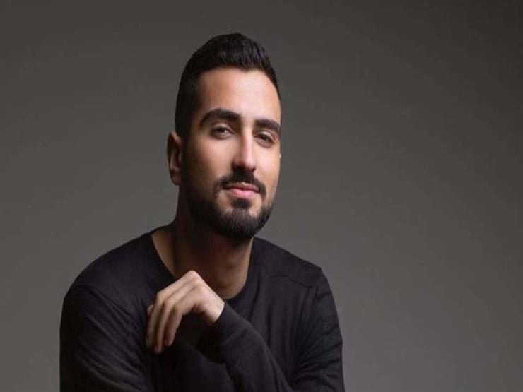 محمد الشرنوبي يحتفل بعيد الحب مع خطيبته محمد الشرنوبي يحتفل بعيد الحب مع خطيبته