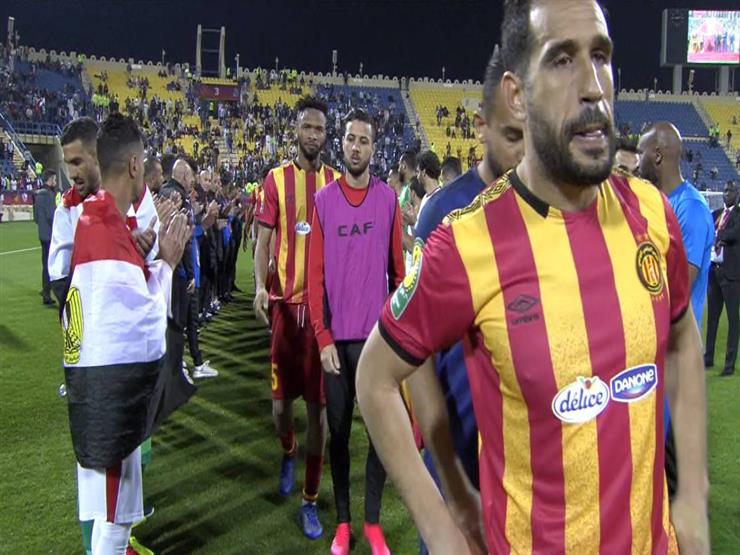 لاعبو الزمالك ينظمون ممرا شرفيا للترجي التونسي لاعبو الزمالك ينظمون ممرا شرفيا للترجي التونسي