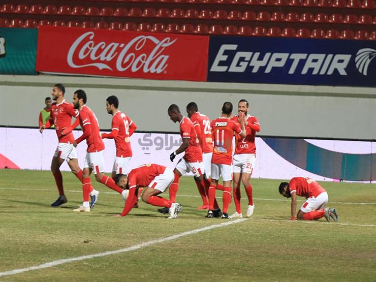 الأهلي يمطر شباك المصري بثلاثية ويواصل التحليق بعيدا في الصدارة الأهلي يمطر شباك المصري بثلاثية ويواصل التحليق بعيدا في الصدارة