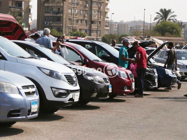 مدير سوق الجمعة: "زبون المستعمل لو دفع 300 جنيه مش هايتنصب عليه" مدير سوق الجمعة: "زبون المستعمل لو دفع 300 جنيه مش هايتنصب عليه"