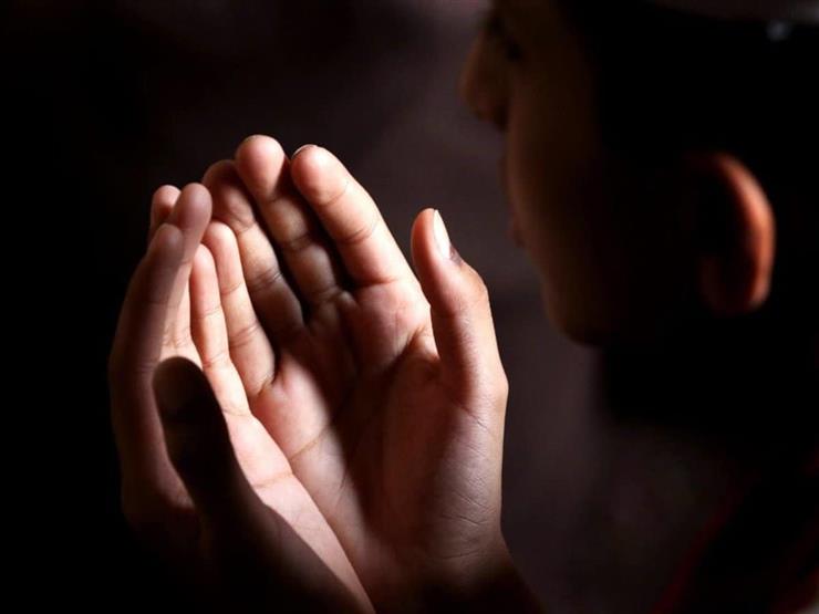 أحد صيغ الدعاء إلى الله.. الإفتاء: التوسل بالنبي مشروع ومستحب أحد صيغ الدعاء إلى الله.. الإفتاء: التوسل بالنبي مشروع ومستحب