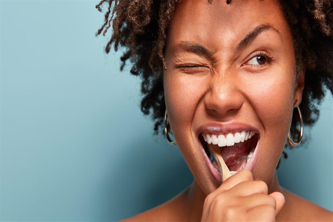 لا تغسل أسنانك بعد تناول الطعام مباشرة.. إليك التوقيت المناسب لا تغسل أسنانك بعد تناول الطعام مباشرة.. إليك التوقيت المناسب