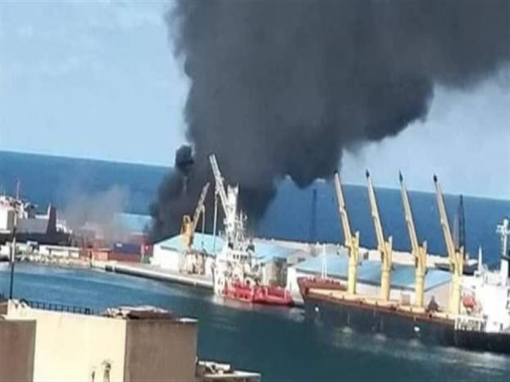 الجيش الليبي يستهدف سفينة تركية محملة بالاسلحة في ميناء طرابلس البحري الجيش الليبي يستهدف سفينة تركية محملة بالاسلحة في ميناء طرابلس البحري