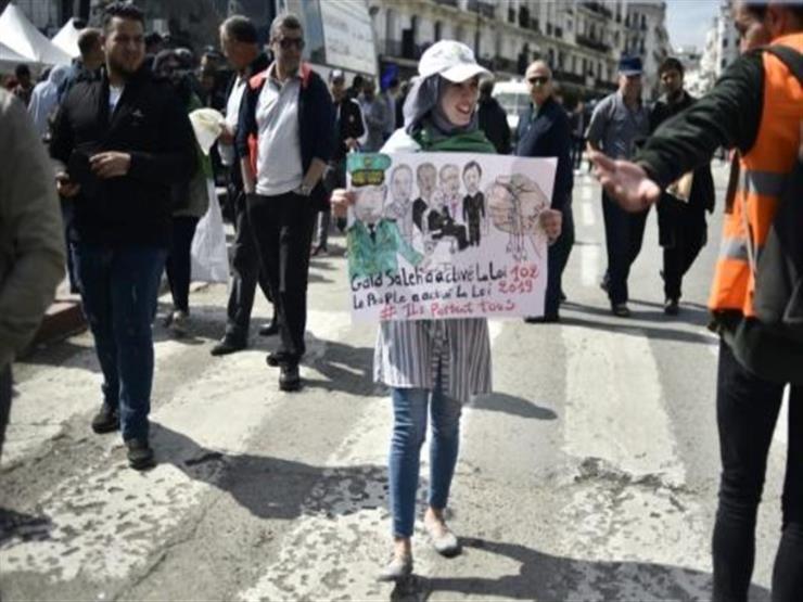 مواقع التواصل الاجتماعي تحفظ ذاكرة الحراك في الجزائر مواقع التواصل الاجتماعي تحفظ ذاكرة الحراك في الجزائر