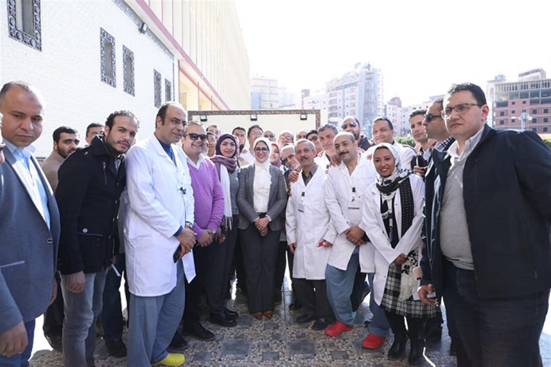 "نداء الواجب أهم من روحنا".. كيف تعامل أطباء الحجر الصحي مع العائدين من ووهان؟ "نداء الواجب أهم من روحنا".. كيف تعامل أطباء الحجر الصحي مع العائدين من ووهان؟
