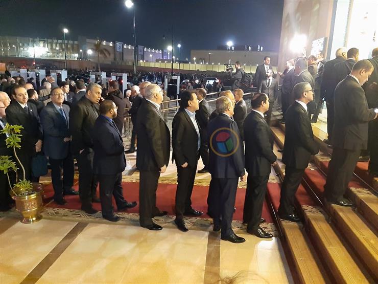 مفيد فوزي وخيري رمضان وأسامة كمال في عزاء "حسني مبارك" مفيد فوزي وخيري رمضان وأسامة كمال في عزاء "حسني مبارك"