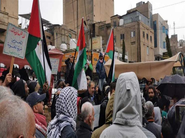 صور- أردنيون يشاركون في احتجاجات تنديدًا بـ"صفقة القرن" صور- أردنيون يشاركون في احتجاجات تنديدًا بـ"صفقة القرن"