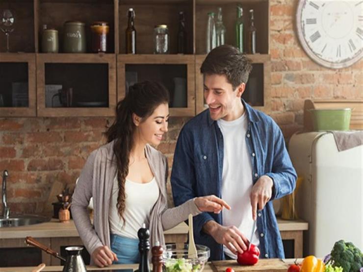 بخلاف خسارة الوزن.. 6 فوائد لتناول العشاء مبكرًا (صور) بخلاف خسارة الوزن.. 6 فوائد لتناول العشاء مبكرًا (صور)