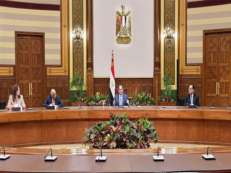 "المصريين دمهم خفيف".. السيسي: مواقع التواصل بتشغي تعليقات عن كورونا "المصريين دمهم خفيف".. السيسي: مواقع التواصل بتشغي تعليقات عن كورونا
