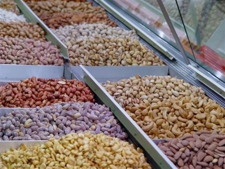 "مزاج الناس معكر".. تراجع الطلب على اللب والتسالي رغم "قعدة البيت" "مزاج الناس معكر".. تراجع الطلب على اللب والتسالي رغم "قعدة البيت"