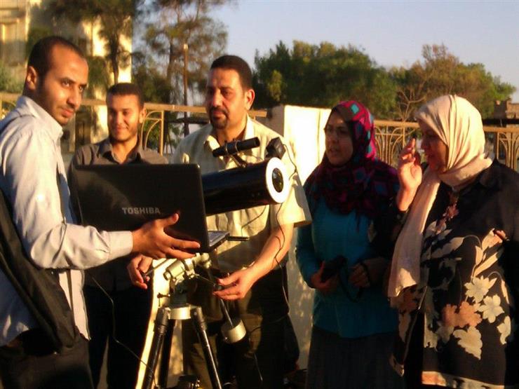 "راقب النجوم من بيتك".. مبادرة لمُحبي الفلك تتحدى فيروس كورونا "راقب النجوم من بيتك".. مبادرة لمُحبي الفلك تتحدى فيروس كورونا