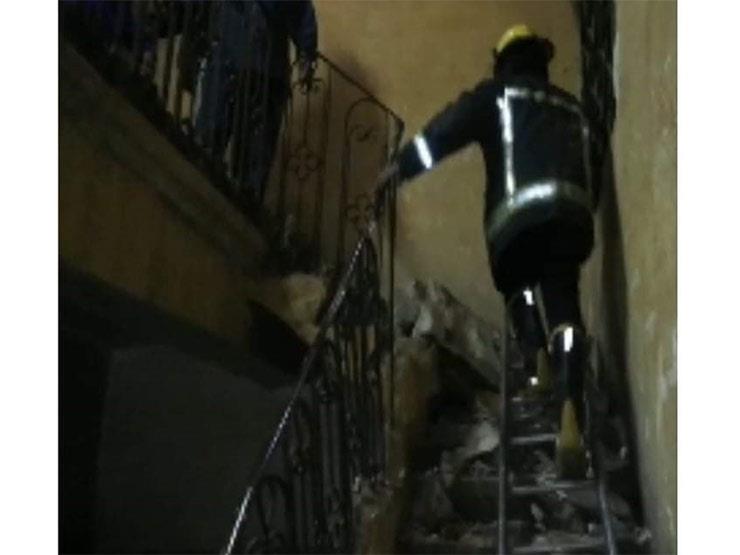 "السلم وقع وإحنا محبوسين".. الحماية المدنية تنقذ 34 شخصًا محتجزين بعقار بالسلام "السلم وقع وإحنا محبوسين".. الحماية المدنية تنقذ 34 شخصًا محتجزين بعقار بالسلام