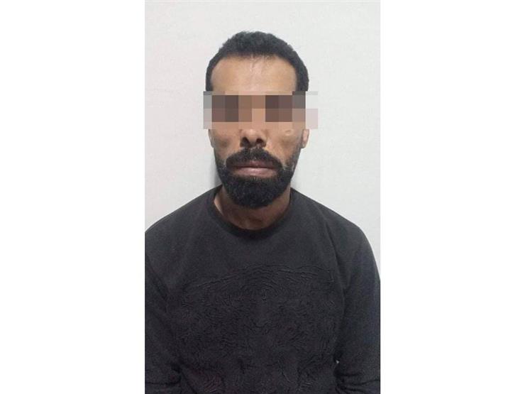 متهم بقتل ابن شقيقه يطعن مسجل داخل حجز قسم الجيزة "بسبب السجاير" متهم بقتل ابن شقيقه يطعن مسجل داخل حجز قسم الجيزة "بسبب السجاير"