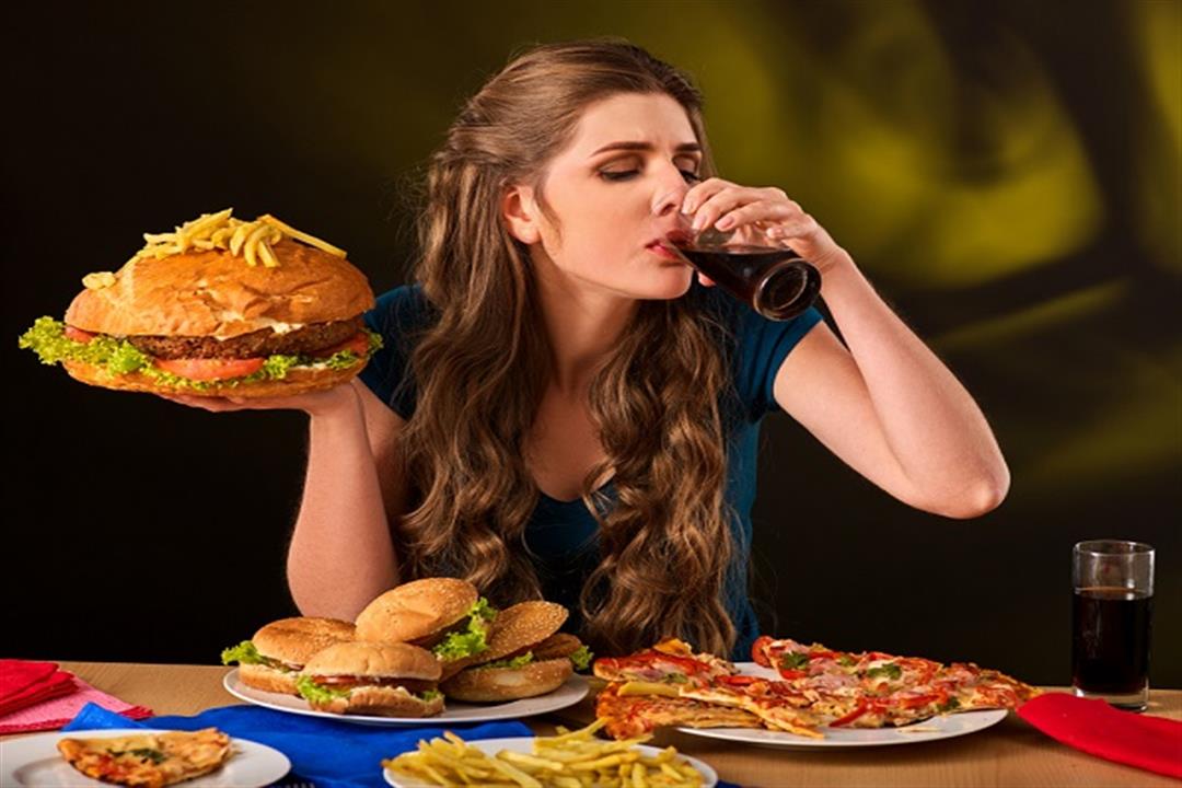 لماذا يتناول البعض الطعام دون زيادة الوزن؟.. باحثون يجيبون لماذا يتناول البعض الطعام دون زيادة الوزن؟.. باحثون يجيبون