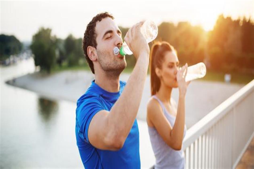 حسب عمرك.. تعرف على كمية المياه اللازمة للشرب يوميًا حسب عمرك.. تعرف على كمية المياه اللازمة للشرب يوميًا