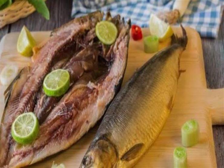 هل توجد خطورة من تناول الفسيخ والرنجة في أيام كورونا؟.. طبيبان يوضحان الحقيقة هل توجد خطورة من تناول الفسيخ والرنجة في أيام كورونا؟.. طبيبان يوضحان الحقيقة