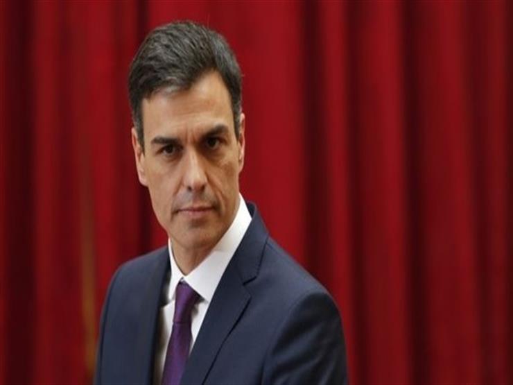 الآلاف يطالبون رئيس الحكومة بالتنحي في مظاهرة ضد قيود كورونا بإسبانيا الآلاف يطالبون رئيس الحكومة بالتنحي في مظاهرة ضد قيود كورونا بإسبانيا
