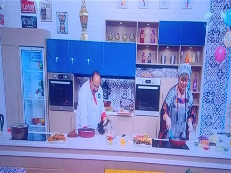 "هاتولي جمل وخيمة".. الشيف شربيني يسخر من إطلالة مفيدة شيحة "هاتولي جمل وخيمة".. الشيف شربيني يسخر من إطلالة مفيدة شيحة