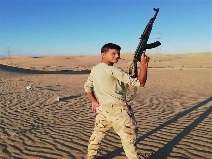 إبوان المنيا تستعد لتشييع جثمان شهيد حادث سيناء إبوان المنيا تستعد لتشييع جثمان شهيد حادث سيناء
