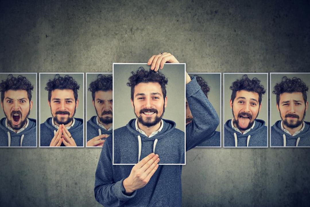 هل تتعامل مع فيروس كورونا بإيجابية سامة؟.. اكتشف ذلك من سماتك الشخصية هل تتعامل مع فيروس كورونا بإيجابية سامة؟.. اكتشف ذلك من سماتك الشخصية