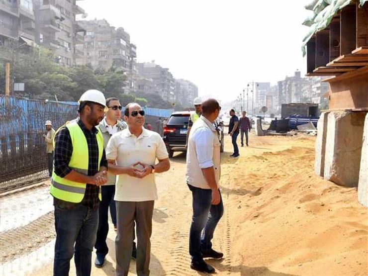 السيسي يتفقد أعمال تطوير عدد من الطرق والمحاور والكباري بشرق القاهرة السيسي يتفقد أعمال تطوير عدد من الطرق والمحاور والكباري بشرق القاهرة