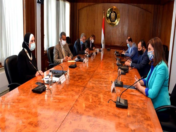 الحكومة تعلن توفير فرص عمل للمصريين الـ 23 العائدين من ليبيا الحكومة تعلن توفير فرص عمل للمصريين الـ 23 العائدين من ليبيا