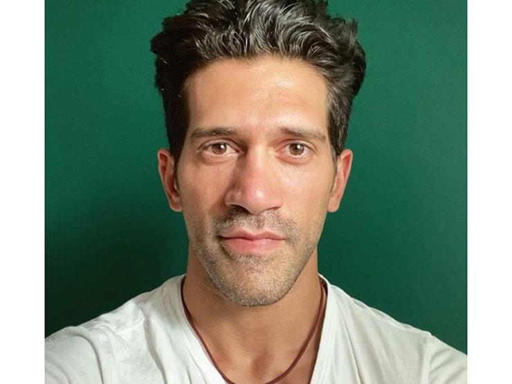 "أعز الأصدقاء".. أحمد مجدي يوجه رسالة لوالده "أعز الأصدقاء".. أحمد مجدي يوجه رسالة لوالده