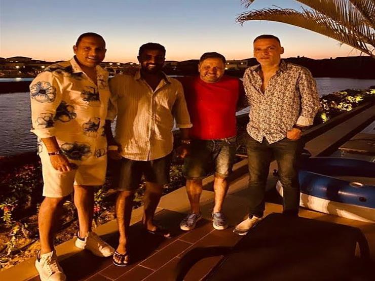 صور| إدوارد وأسرته مع محمد سامي ومي عمر في الساحل الشمالي صور| إدوارد وأسرته مع محمد سامي ومي عمر في الساحل الشمالي