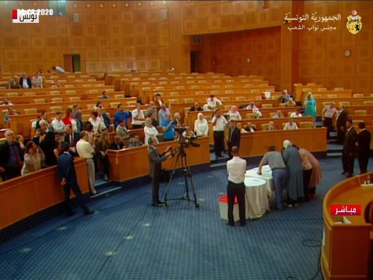 تونس: انتهاء التصويت على سحب الثقة من الغنوشي.. وبدء الفرز (فيديو) تونس: انتهاء التصويت على سحب الثقة من الغنوشي.. وبدء الفرز (فيديو)