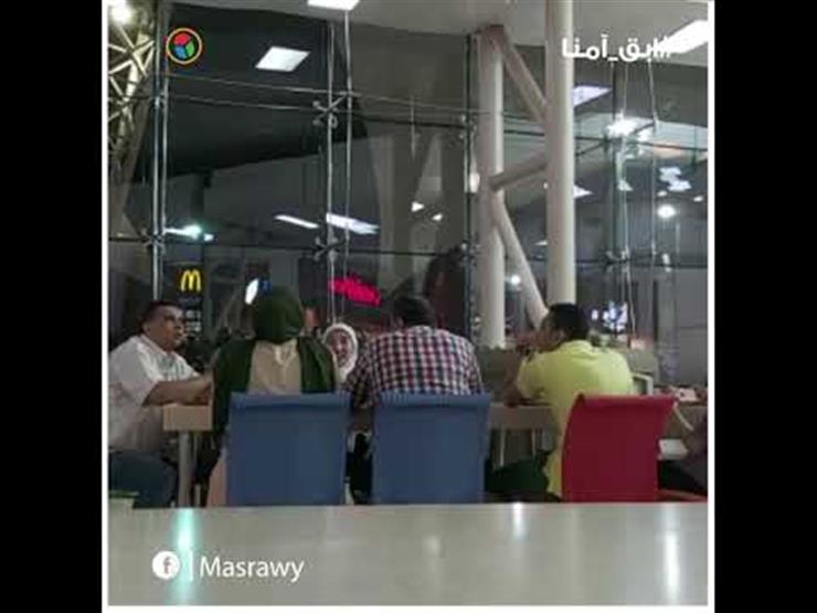 العيد في كورونا.. إقبال على المولات وزحام بساحة المطاعم (فيديو) العيد في كورونا.. إقبال على المولات وزحام بساحة المطاعم (فيديو)