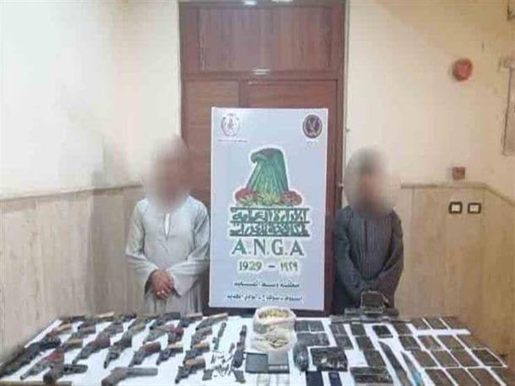 بعد مداهمة بؤرة إجرامية بطهطا.. الأمن يضبط 33 طربة حشيش و25 قطعة سلاح ناري بعد مداهمة بؤرة إجرامية بطهطا.. الأمن يضبط 33 طربة حشيش و25 قطعة سلاح ناري