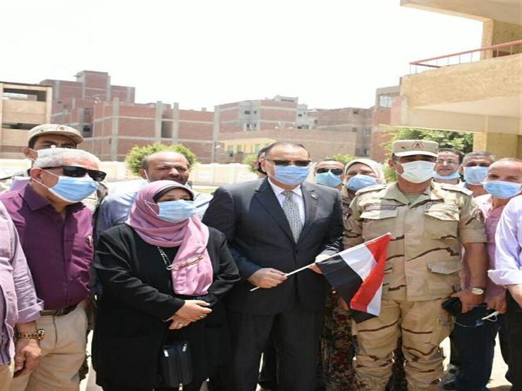 بالصور.. محافظ الشرقية يتفقد لجان انتخابات مجلس الشيوخ ...
