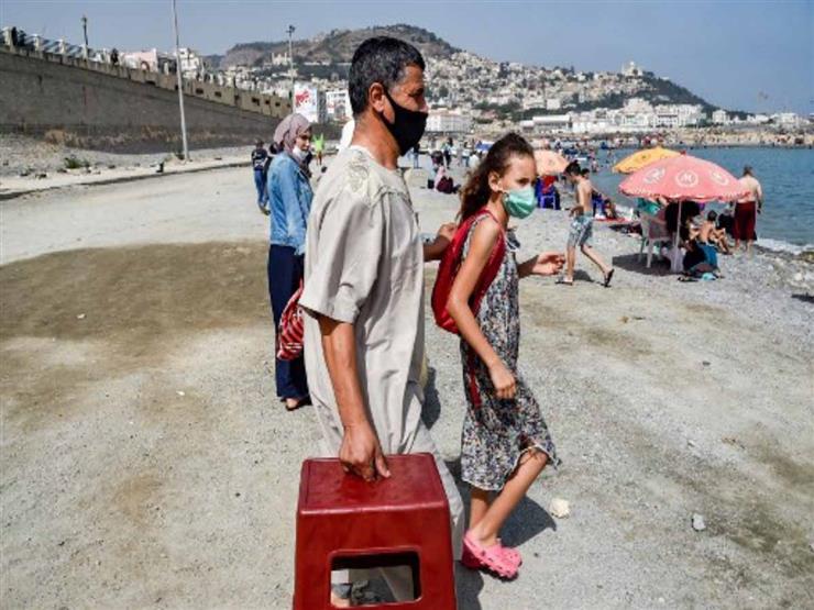 الجزائريون يعودون إلى المقاهي والشواطئ والمساجد بعد 5 أشهر من الإغلاق الجزائريون يعودون إلى المقاهي والشواطئ والمساجد بعد 5 أشهر من الإغلاق