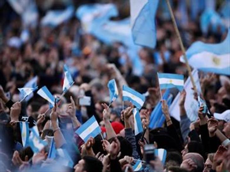 آلاف الأرجنتينيين يتظاهرون ضد إجراءات الحجر لمواجهة كورونا آلاف الأرجنتينيين يتظاهرون ضد إجراءات الحجر لمواجهة كورونا