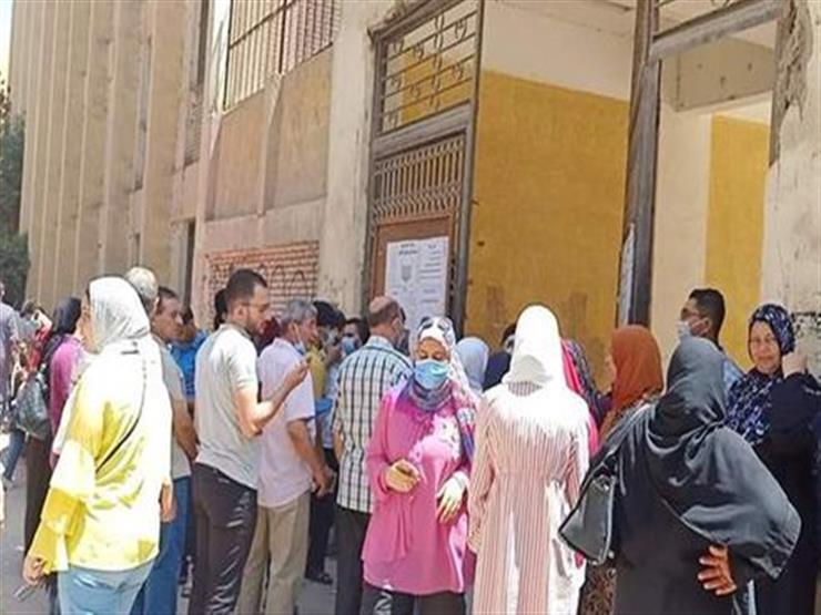 في يومها الأول.. إقبال كثيف لطلاب الثانوية للتظلم على النتيجة بمدرسة السعيدية - فيديو في يومها الأول.. إقبال كثيف لطلاب الثانوية للتظلم على النتيجة بمدرسة السعيدية - فيديو